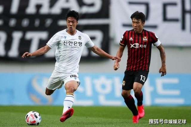 足坛夜报：巴萨登顶，切尔西回暖，欧联36强敲定